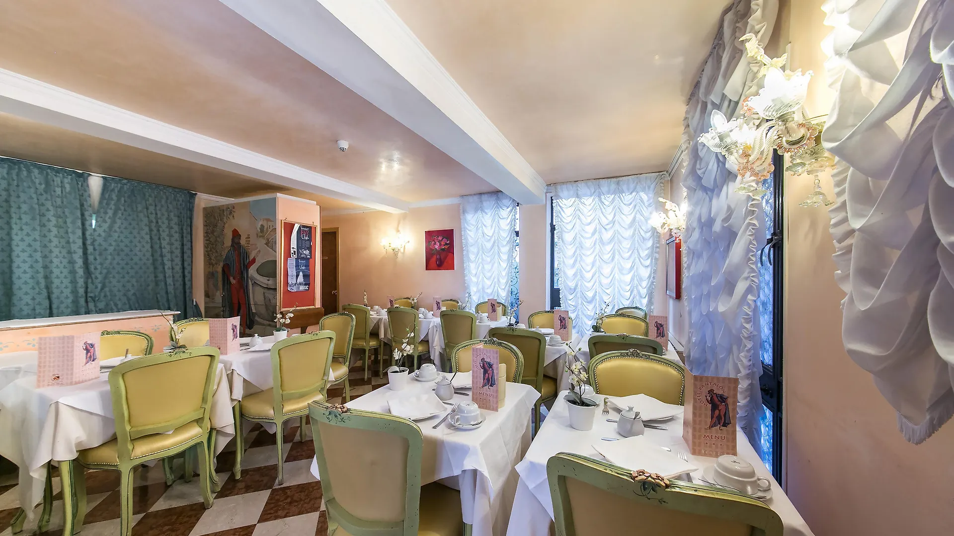 Hotel Pantalon Venice