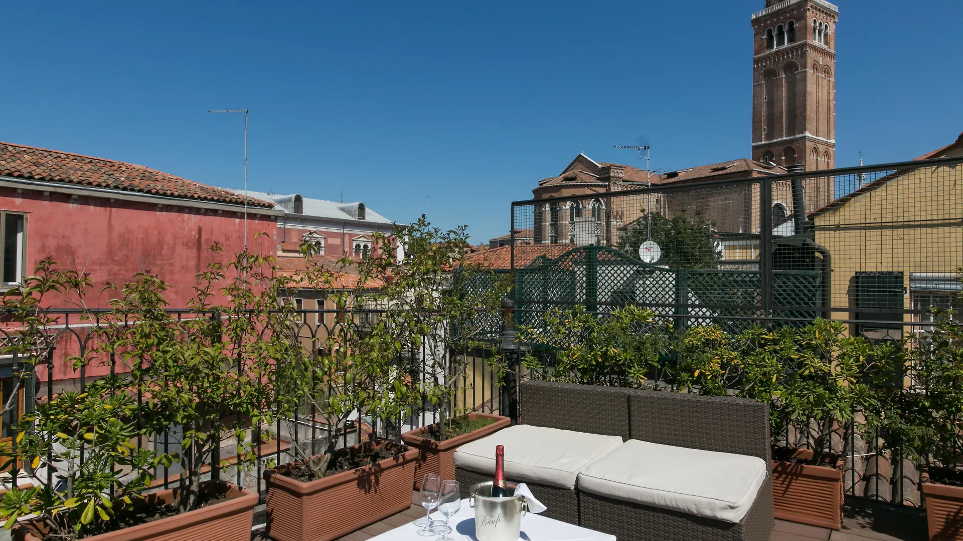 Hotel Pantalon Venice