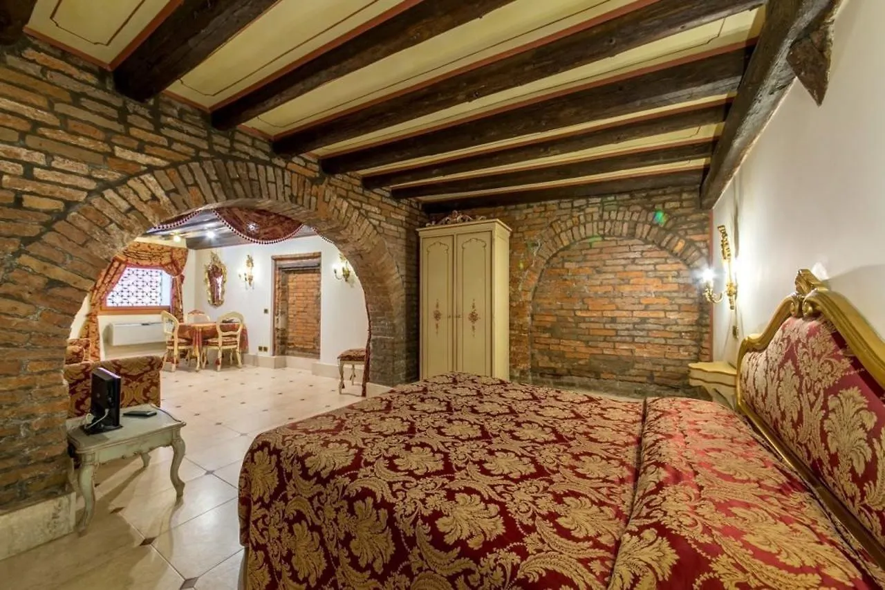 Hotel Pantalon Venice 3*,