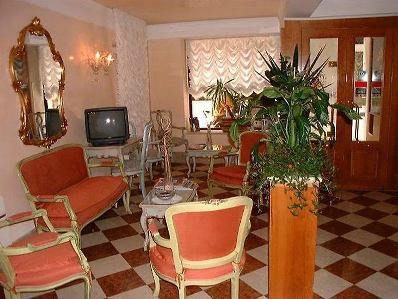 Hotel Pantalon Venice