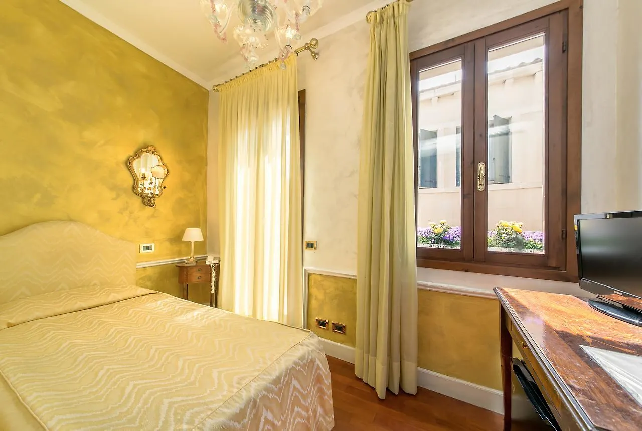 ***  Hotel Pantalon Venice Italy