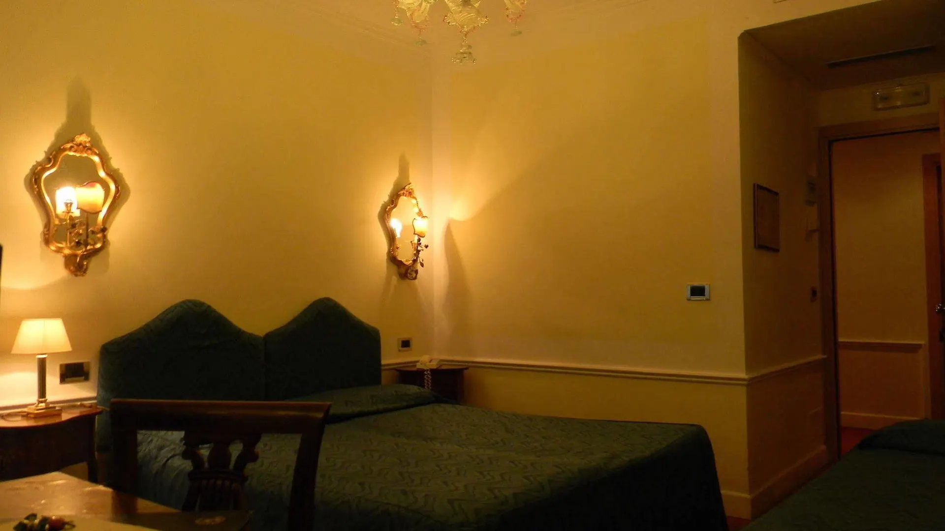 Hotel Pantalon Venice