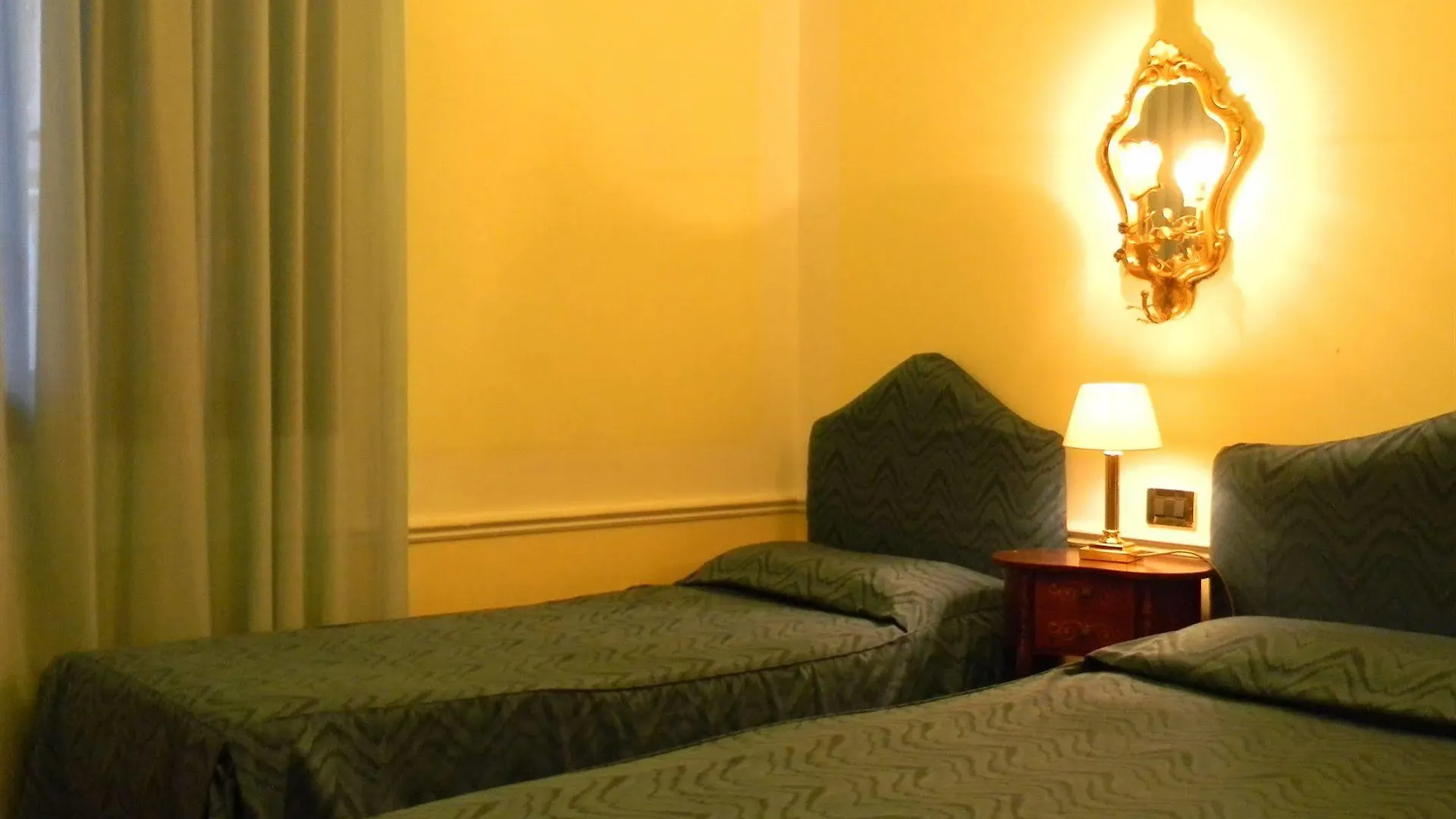 Hotel Pantalon Venice 3*,